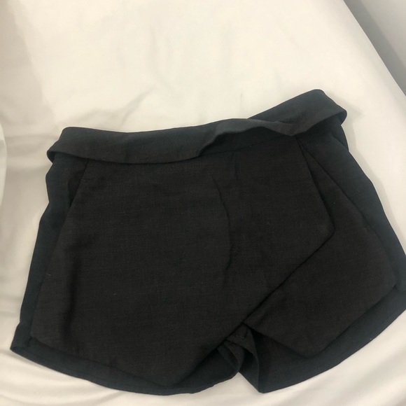 Aritzia Talula Berklee skort charcoal 0 - Picture 3 of 4